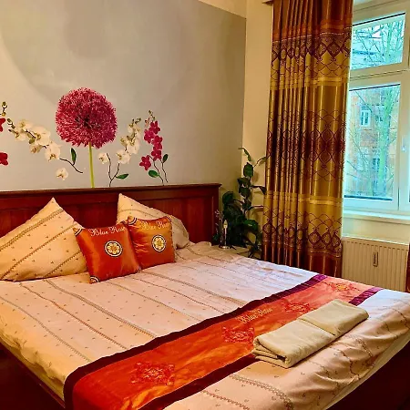 Blue Rose Apartment *