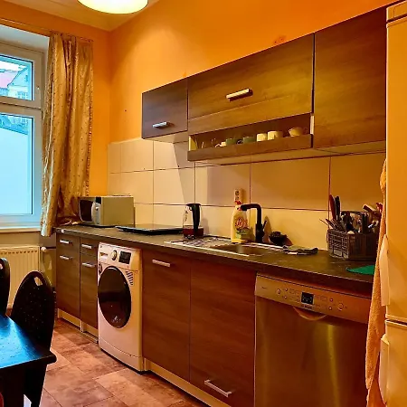 Blue Rose Apartment *