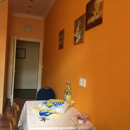 Blue Rose Apartment *